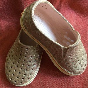 Native, Size C8, Pink Glitter Shoes!